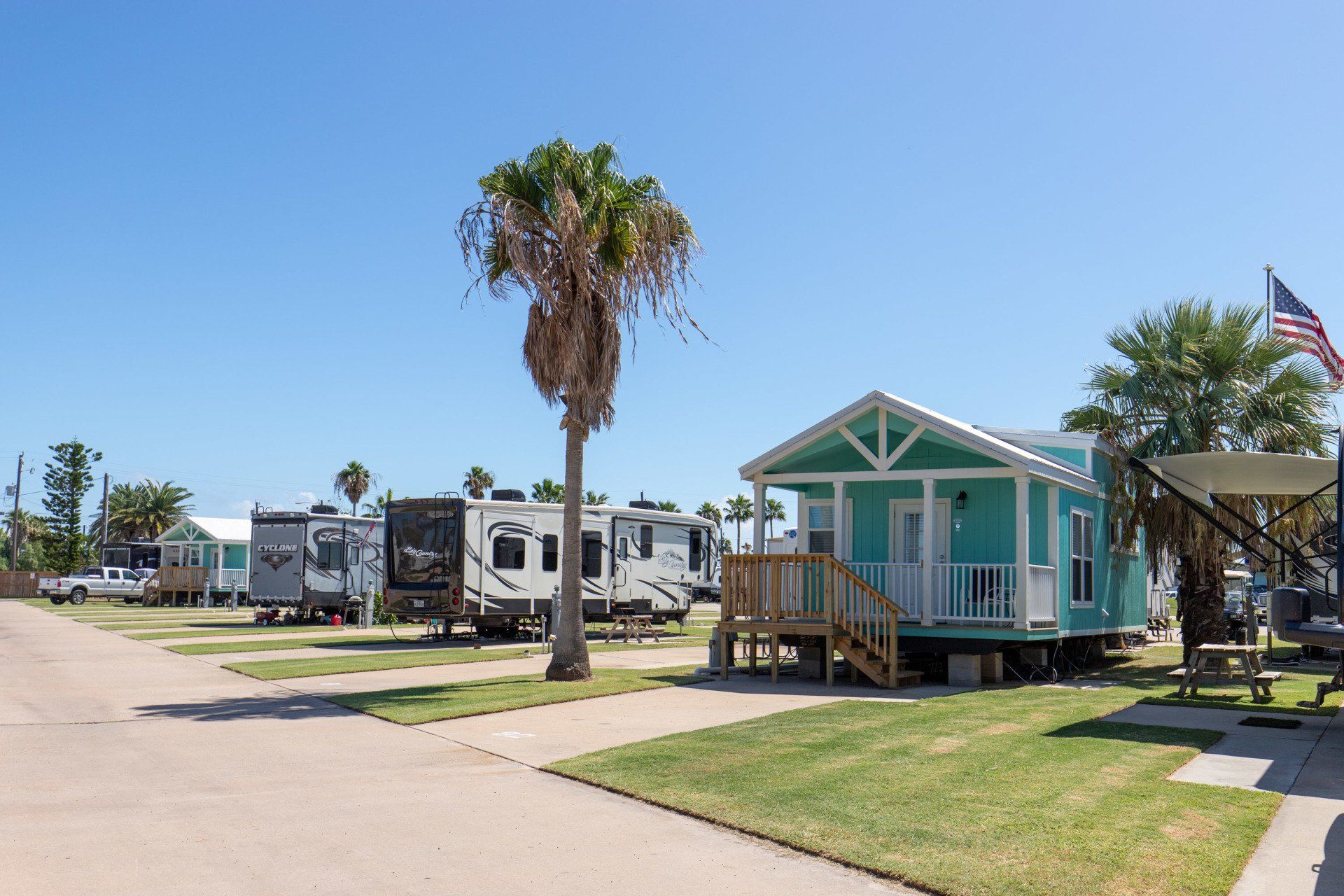 Port Aransas Hotels, Cottages & RV Resort Tropic Island Resort