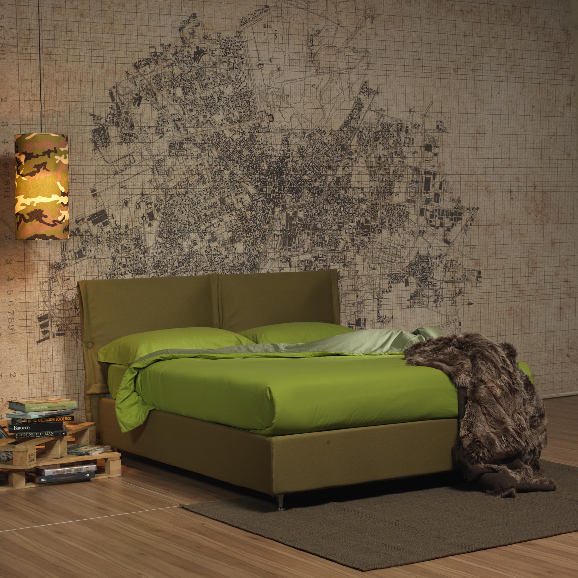 letto di matrimoniale con lenzuolo verde