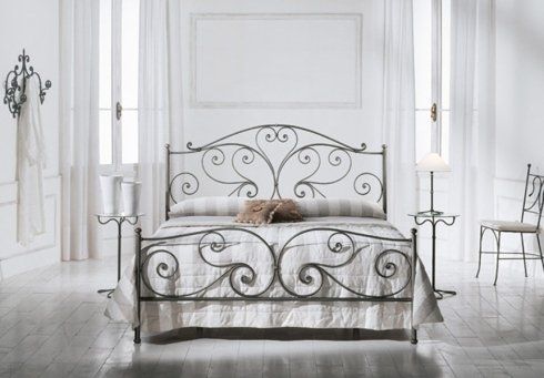 letto in ferro batttuto-vista frontale