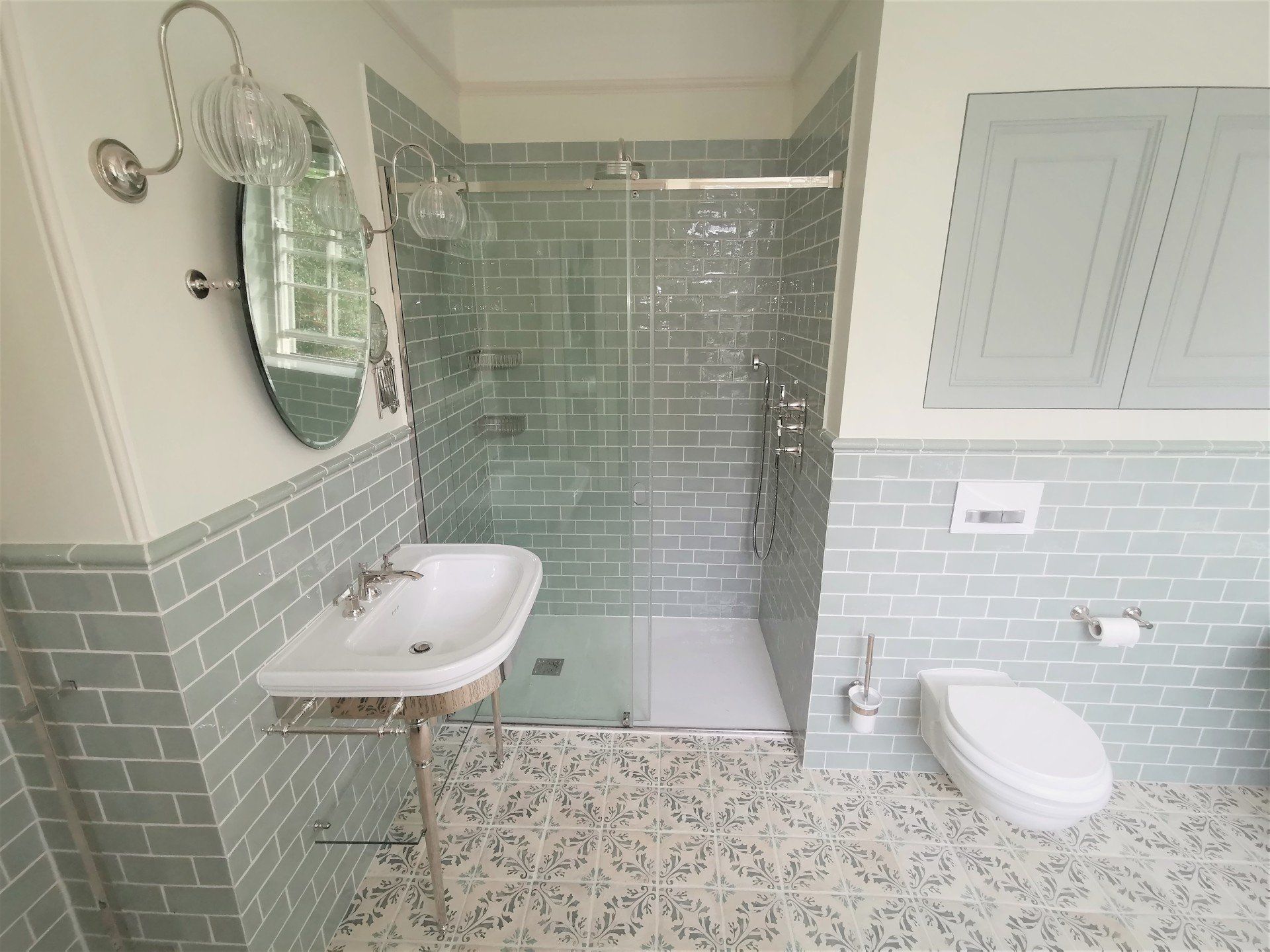 Traditional bathrooms Exmouth New Look Design Ltd