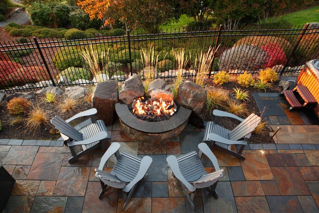 10 Stunning Fire Pit Design Ideas