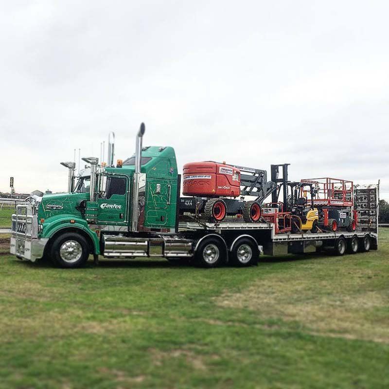 drop deck semi truck