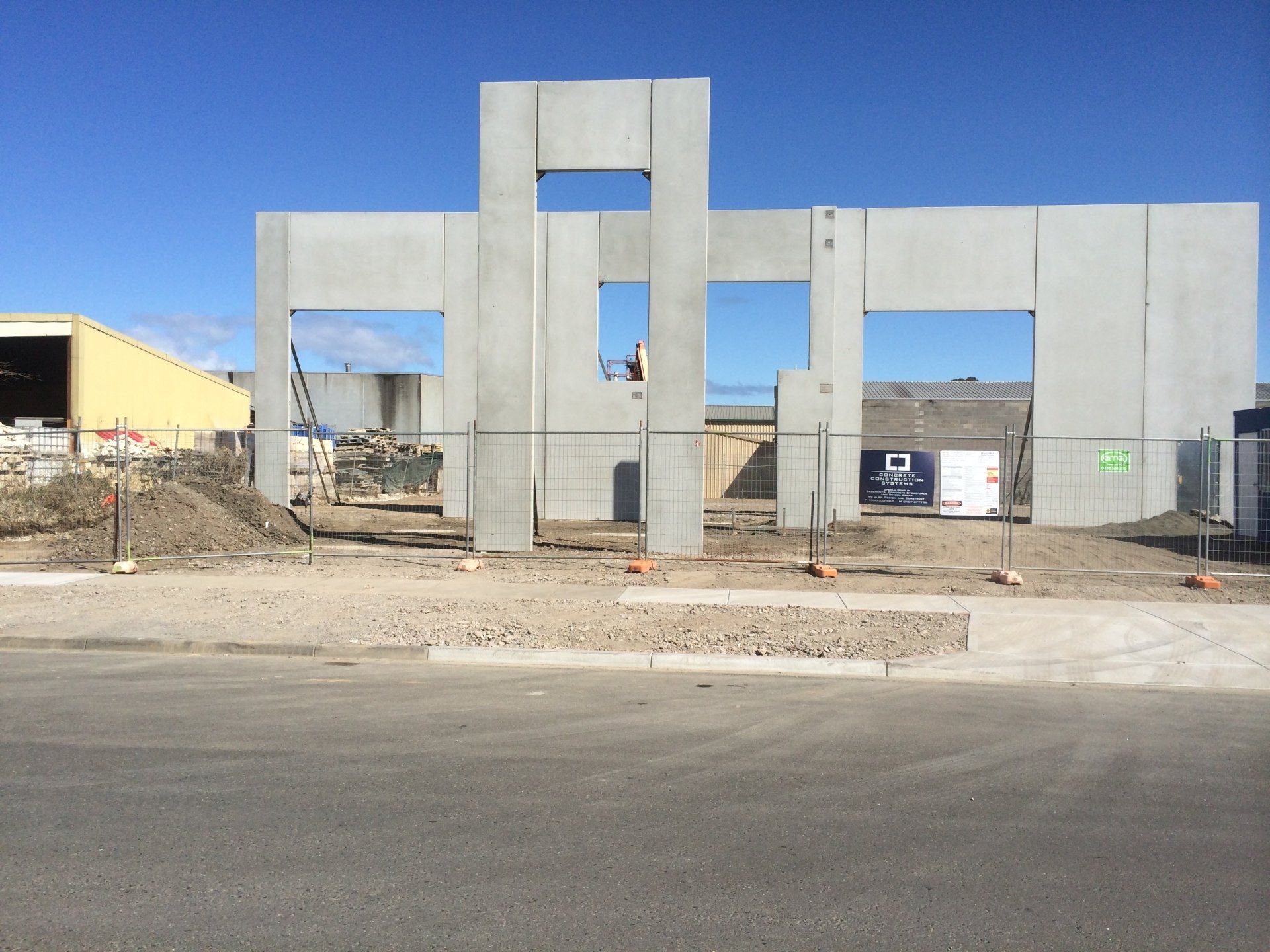 Concrete wall structure