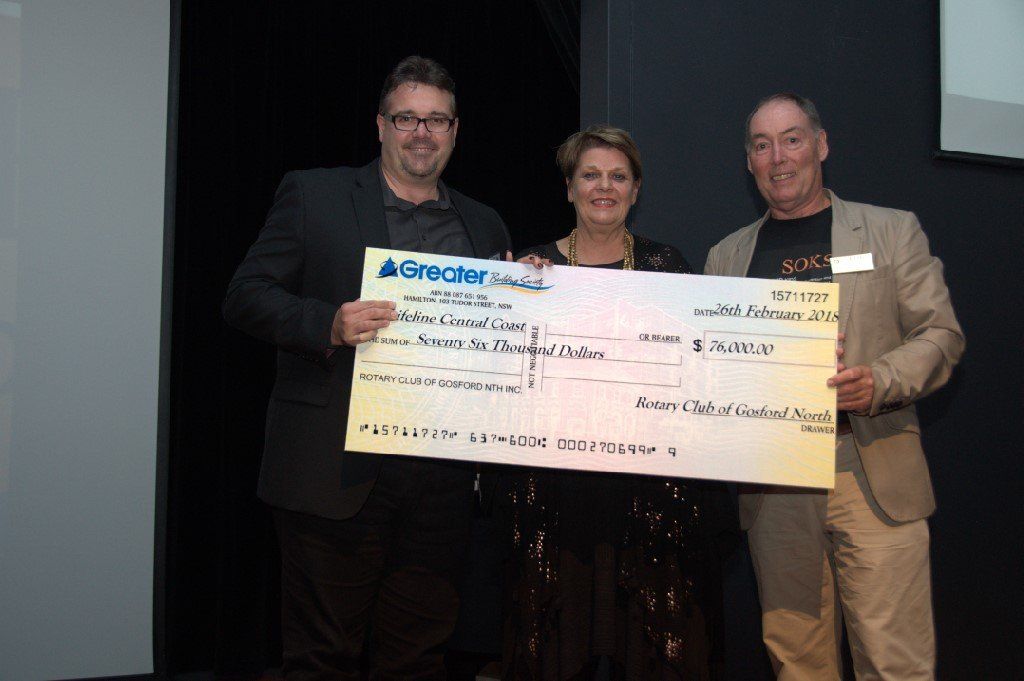 Each year, the SOKS Team hosts an annual Benefactors and Beneficiaries Dinner at Mingara Recreation Centre. During the celebratory showcase of the year’s work, SOKS makes an annual donation to Lifeline Central Coast to deliver skills-for-life training in the region. Pictured: Robert Sams, Executive Director, Lifeline Direct; Dr June Anderson, Training Manager, Lifeline Central Coast and Lester Pearson OAM, Chair of the SOKS Team.