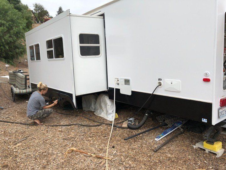 PAINTING EXTERIOR OF THE RV