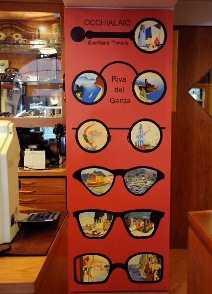 Montature per occhiali con foto turistiche