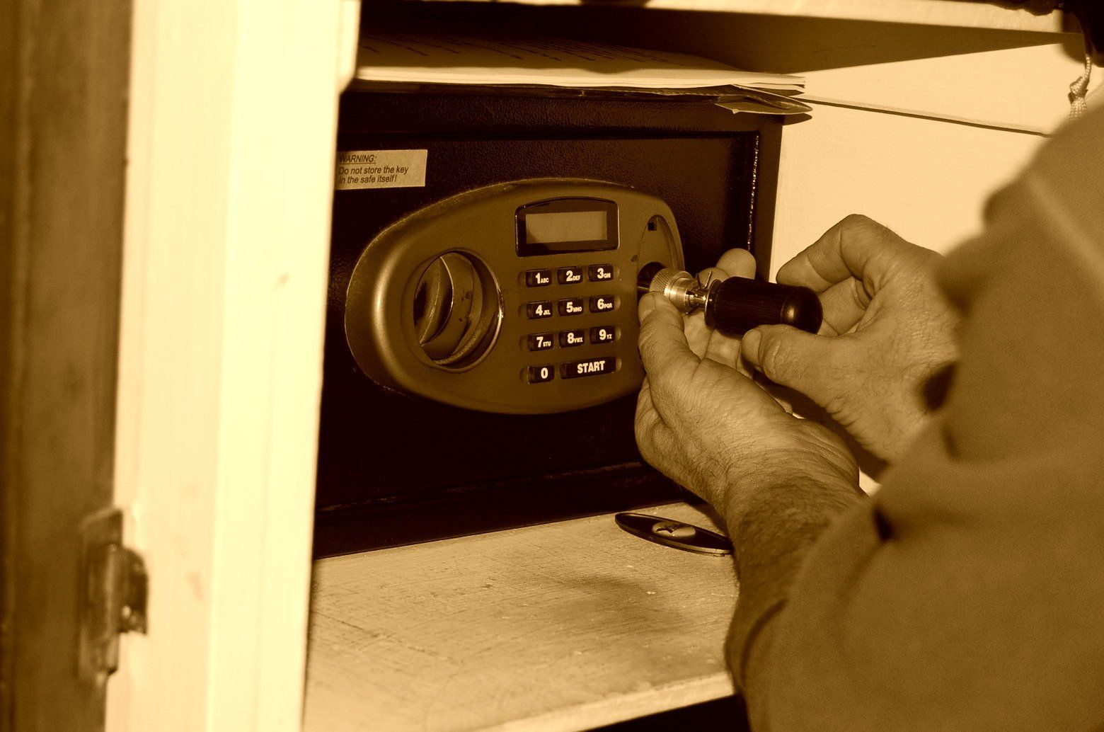 cj locksmiths home safes opening service and safe fitting service