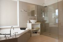 Bathroom Marysville accommodation The Bungalow bed and breakfast