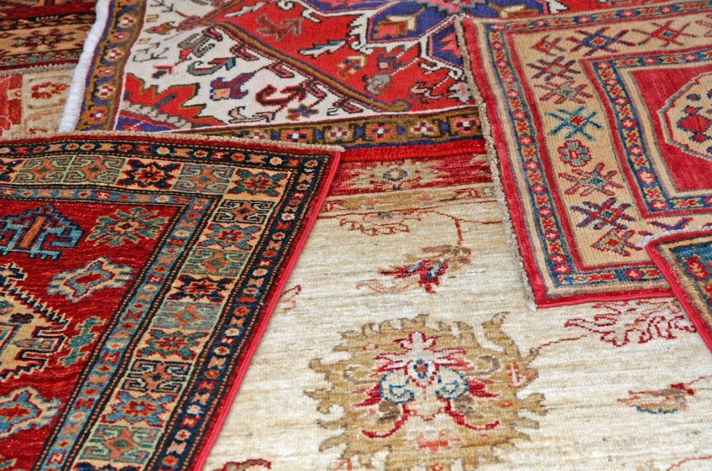 5 Signs on How to Identify an Authentic Oriental Rug