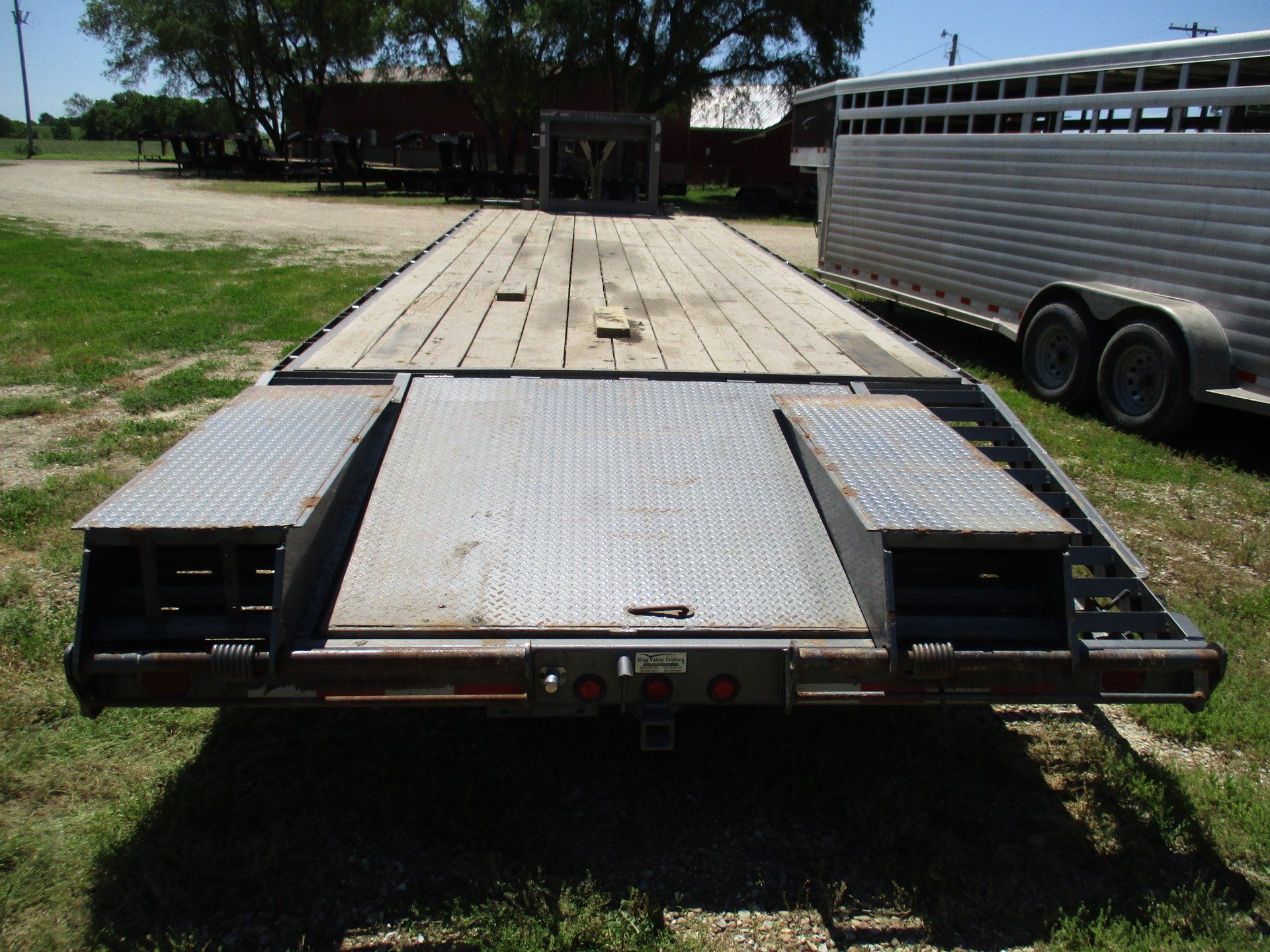 Used Trailers Kansas Livestock, Flatbed, Horse, Enclosed, Utility