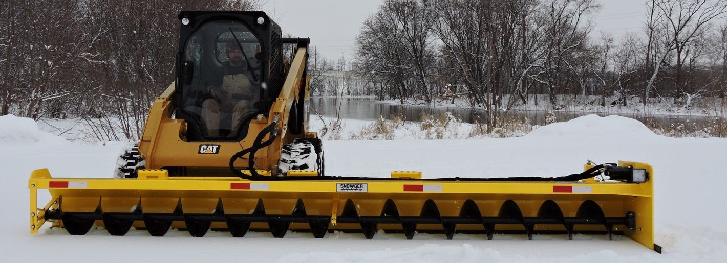 Snowgrr Remove snow from under semi trailers