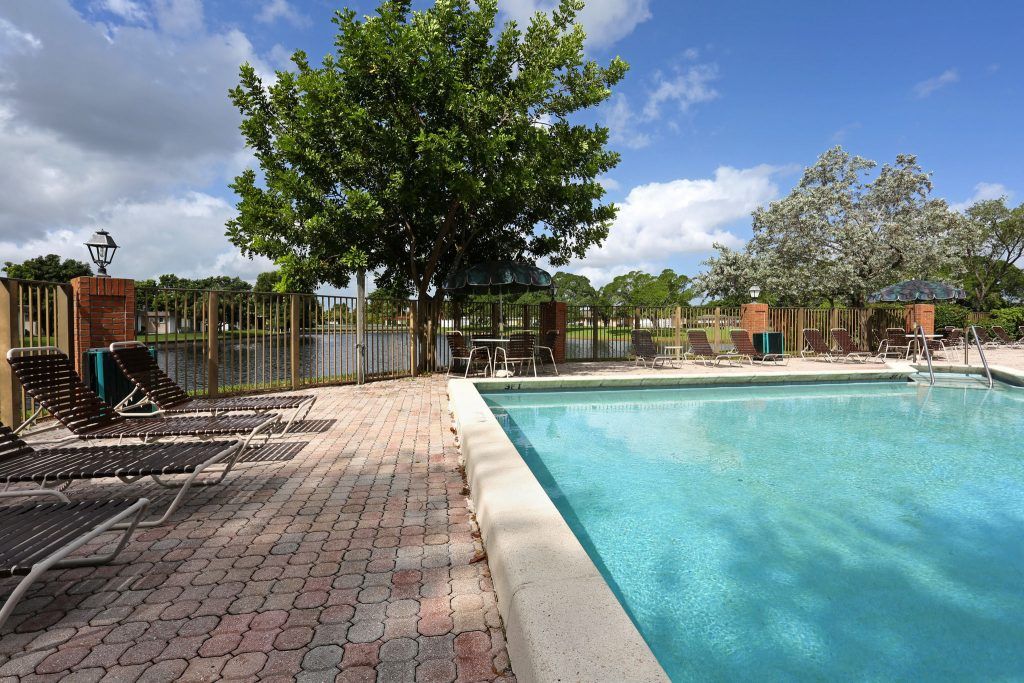 Photo Gallery Tamarac Pointe Apartments in Tamarac, FL
