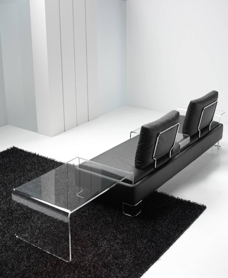 Divano con piedini in metallo cromato e verniciato - Modello Domino