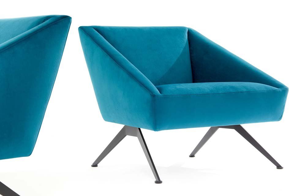 Poltrona con piedini in metallo cromato - Modello Amarcord