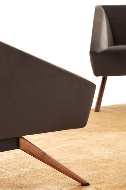 Poltrona con la finitura in legno - Modello Amarcord