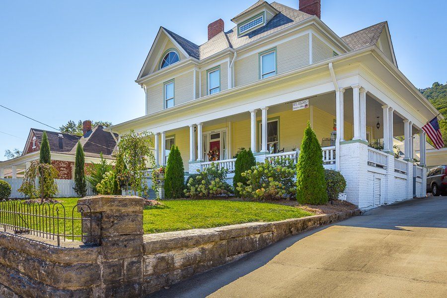 Historic St.Elmo Chattanooga Neighborhoods Farmer + Brown