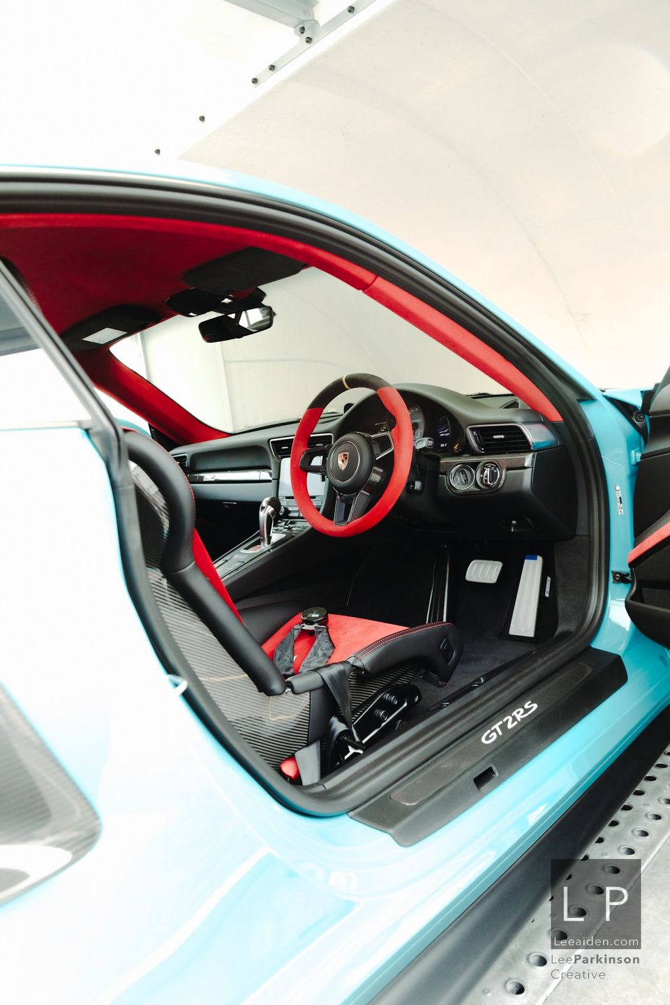 Porsche 911 991 Gt2 Rs In Miami Blue