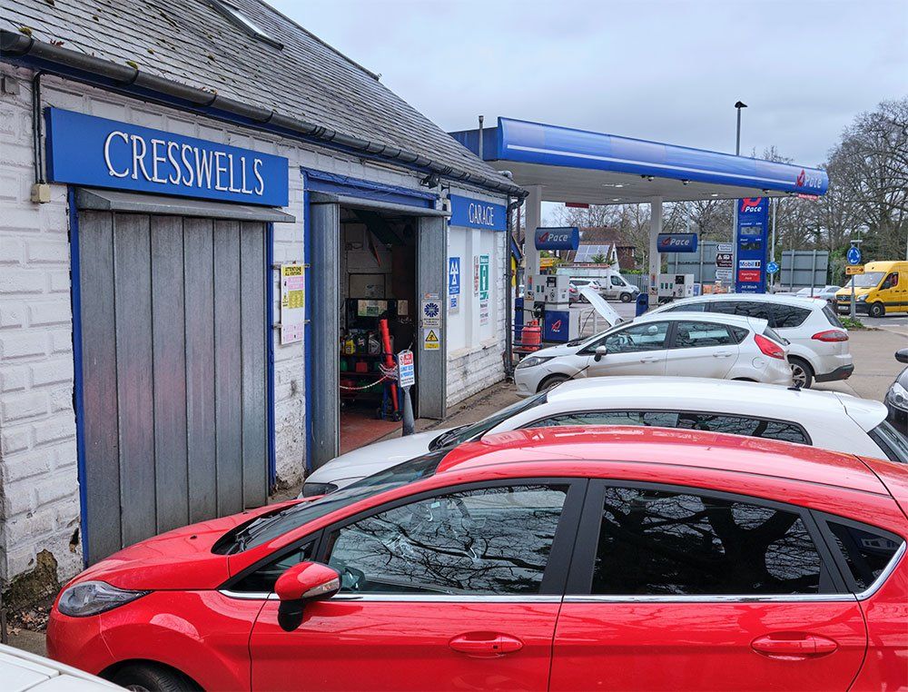 Local garage in Wokingham Cresswells Garage (Wokingham)