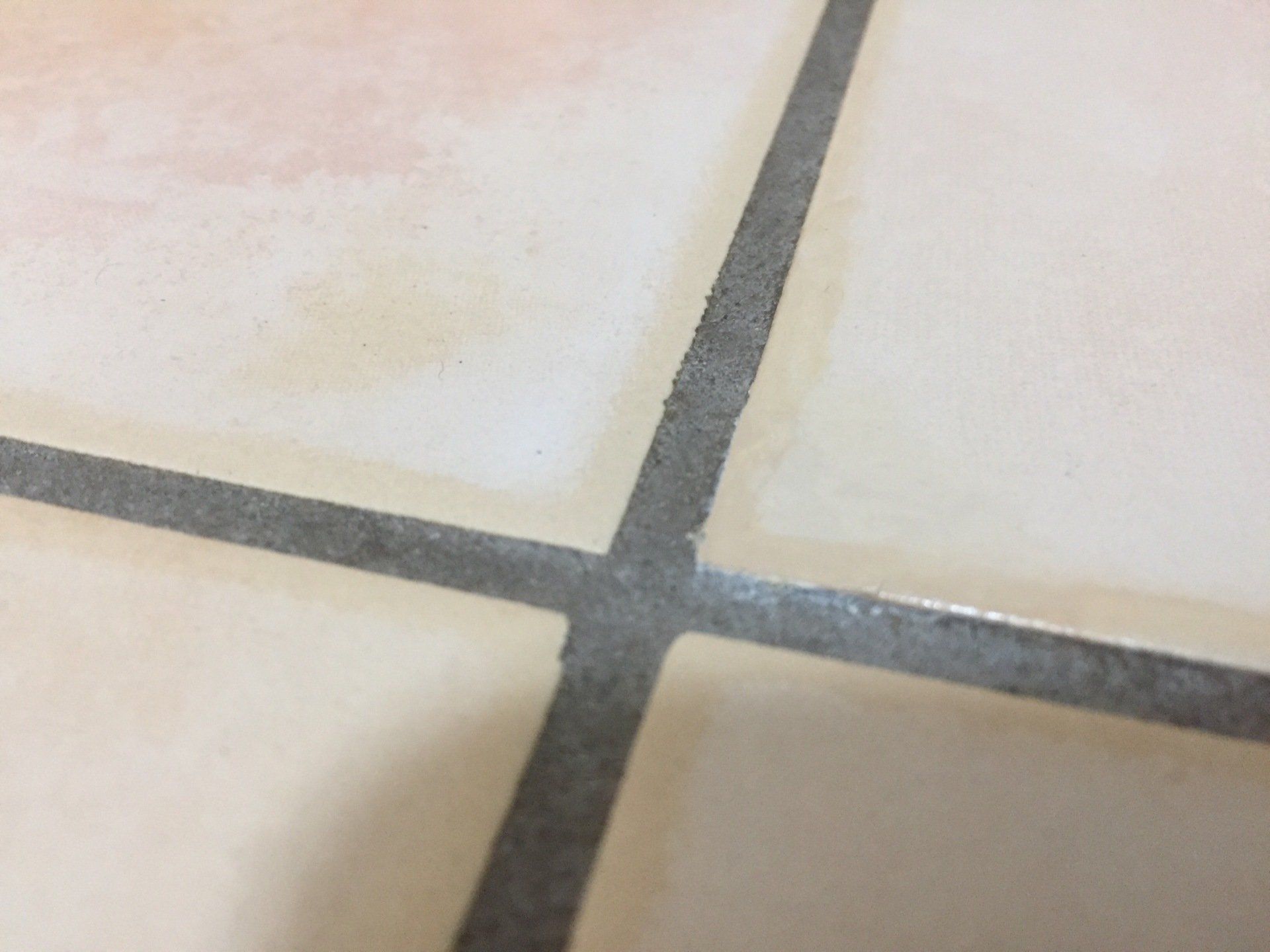 Repair chipped and cracked tiles Injectatile Cairns