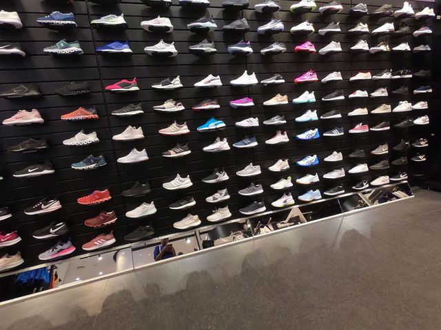Negozio Di Scarpe Sportive Nelle Vicinanze Online Sales, UP TO 55% OFF |  www.editorialelpirata.com