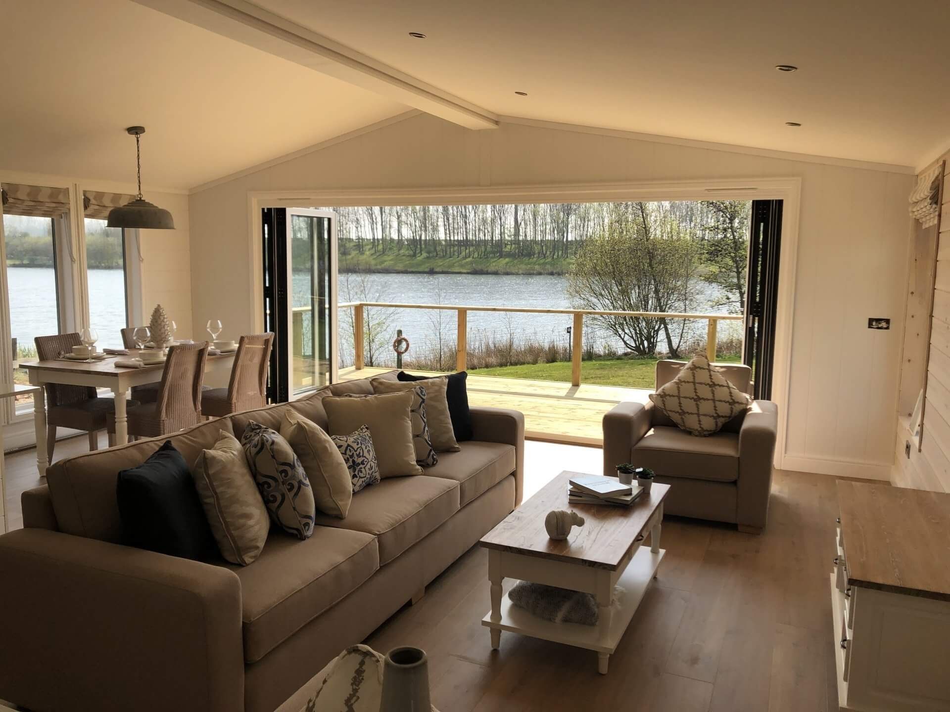 Luxurious lakeside lodges for sale Heron Lakes