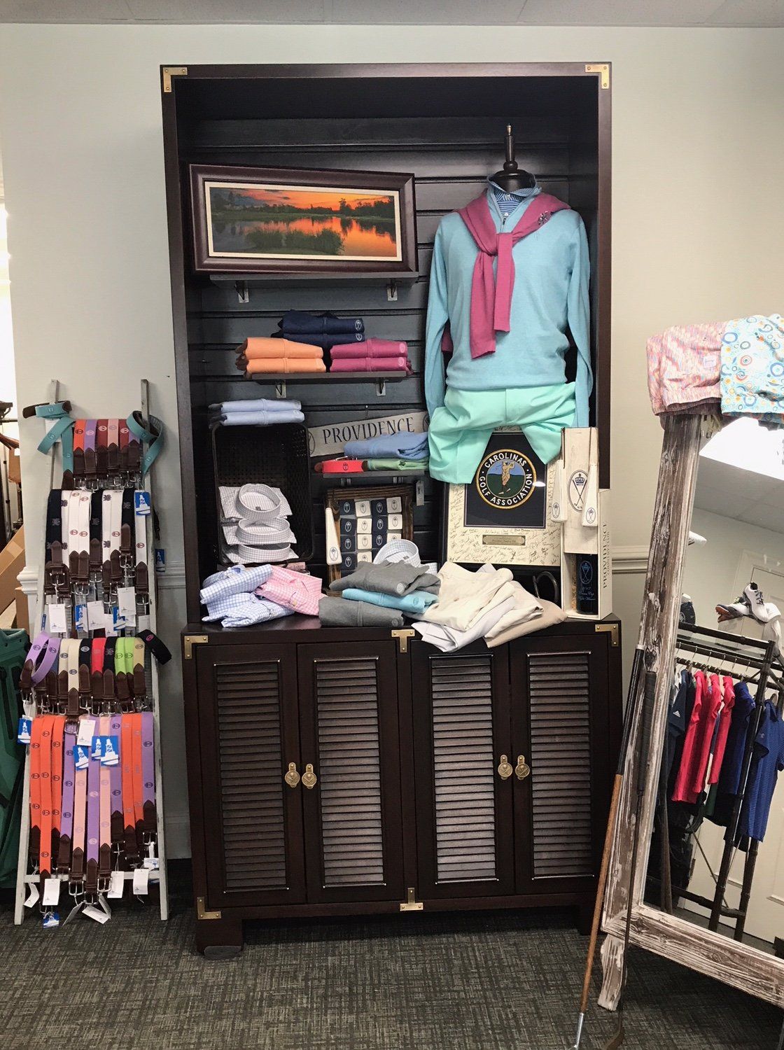 HAMPSTEAD SLAT WALL DISPLAY