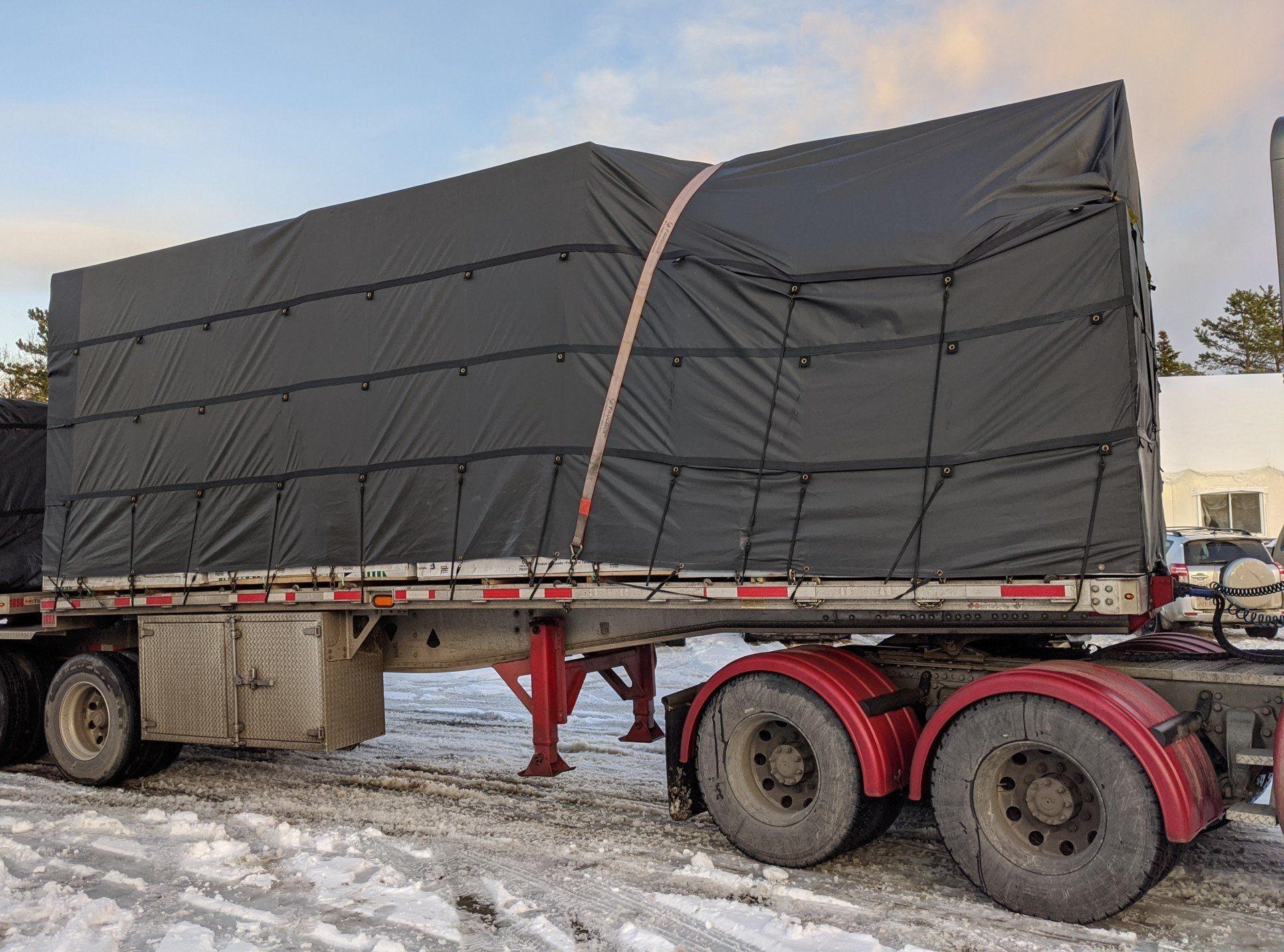 COVER-TECH | Flatbed Tarps | Truck Tarps | Steel & Lumber Tarps