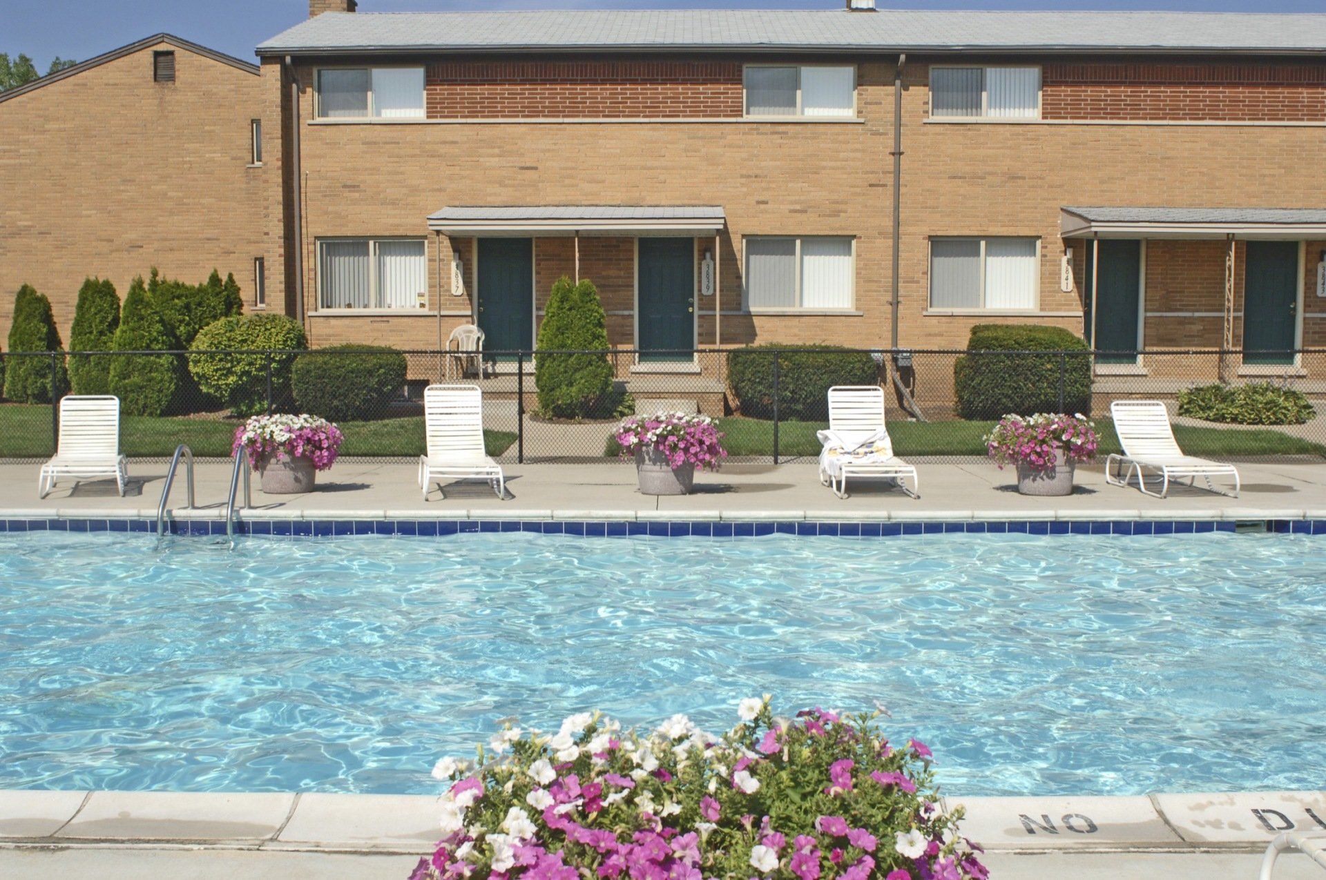 Village Townhomes Apartments in Midland, MI For Rent 2Bedroom