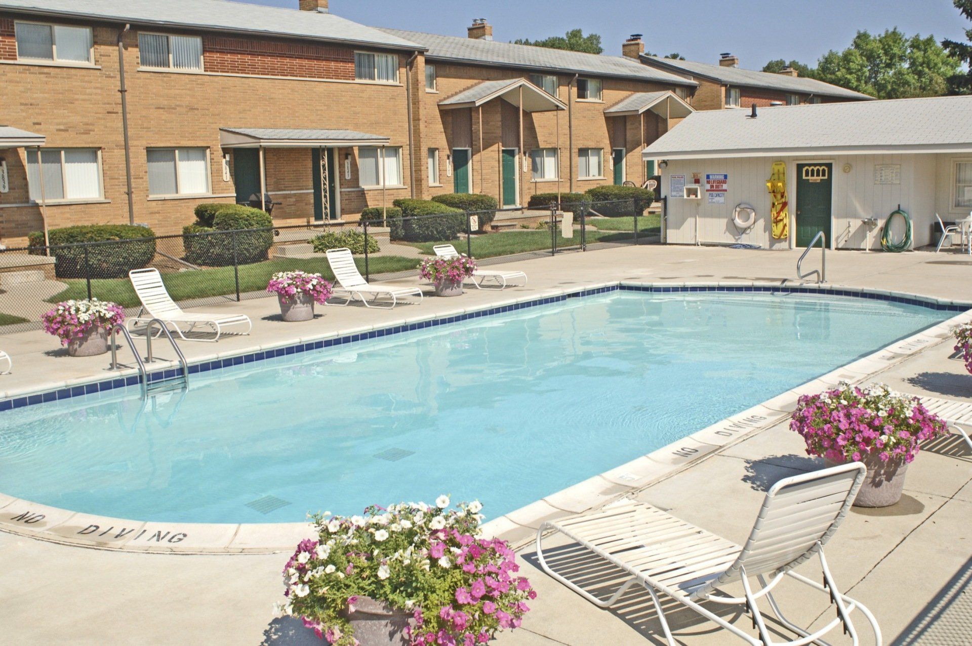 Village Townhomes Apartments in Midland, MI For Rent 2Bedroom