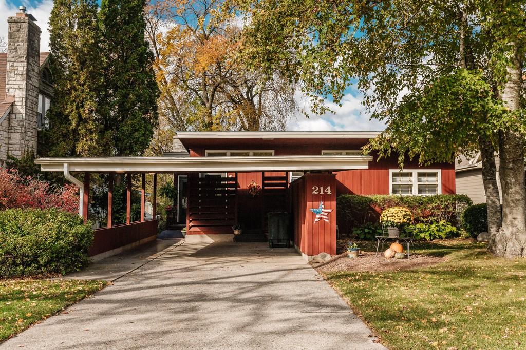 Lake Country Homes Oconomowoc, WI Pat Bolger Realty