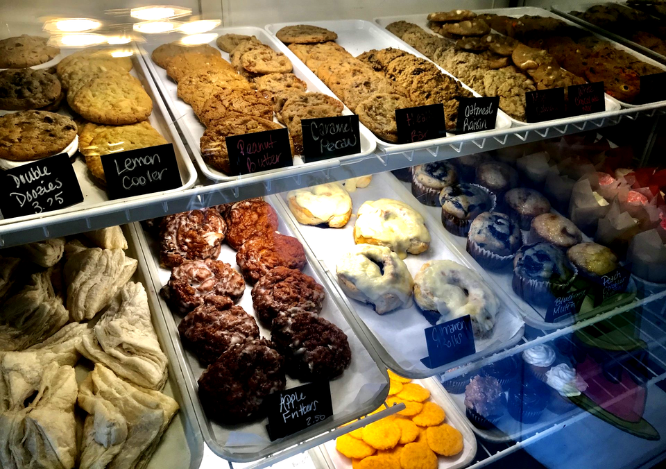 Bakery Simply Cakes Bakery & Eatery in Dothan, Alabama