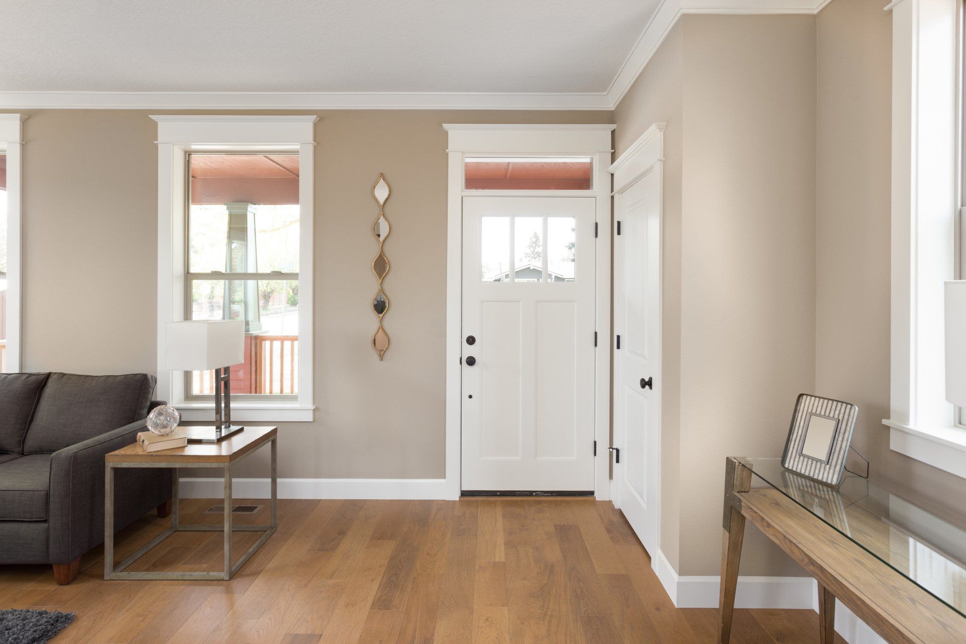 Choosing the Right Entryway Color to Complement Your Home