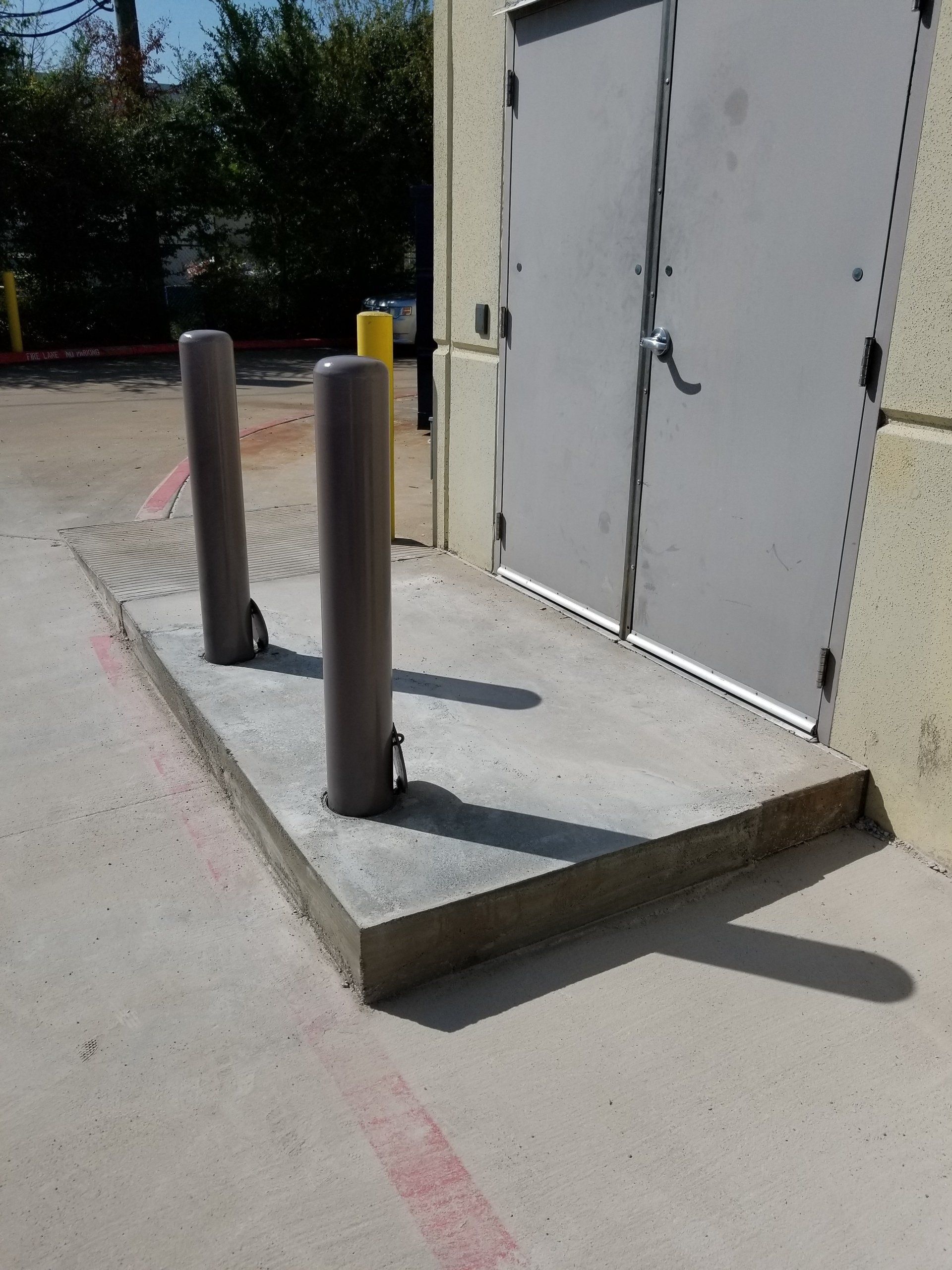 Removable Locking Bollards _ 4″ Surface Mount Removable Locking Bollard ...