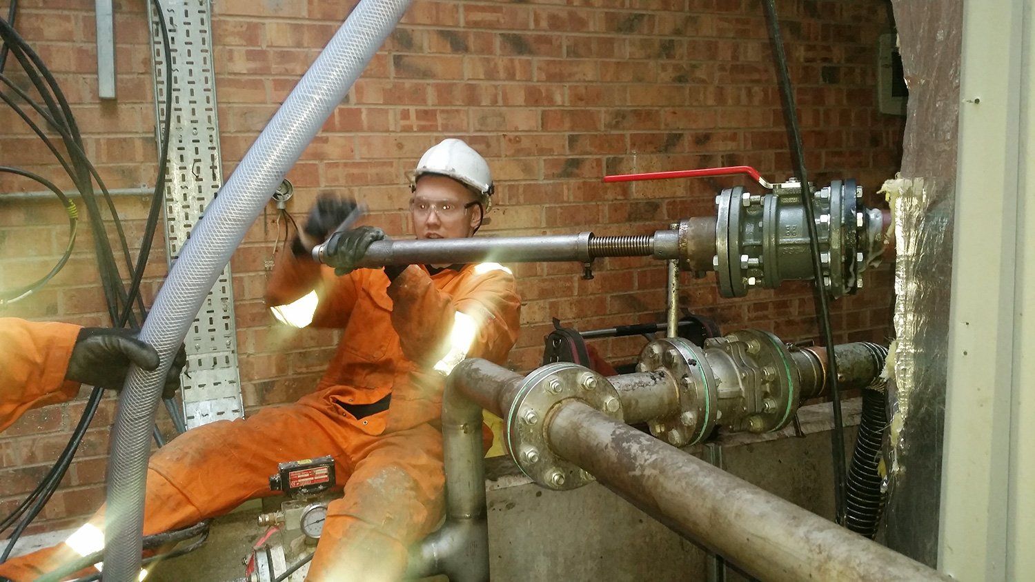 Hot tapping equipment Ormond Pipework Services Ltd