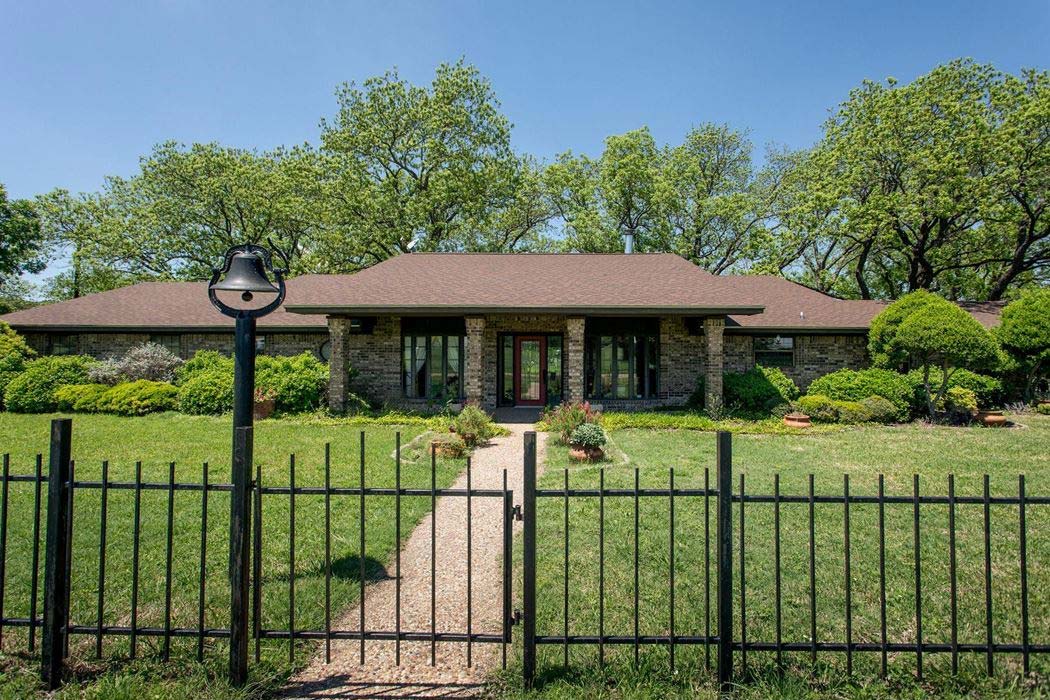 Carlisle Real Estate is a full service brokerage serving Bosque and Hamilton Counties