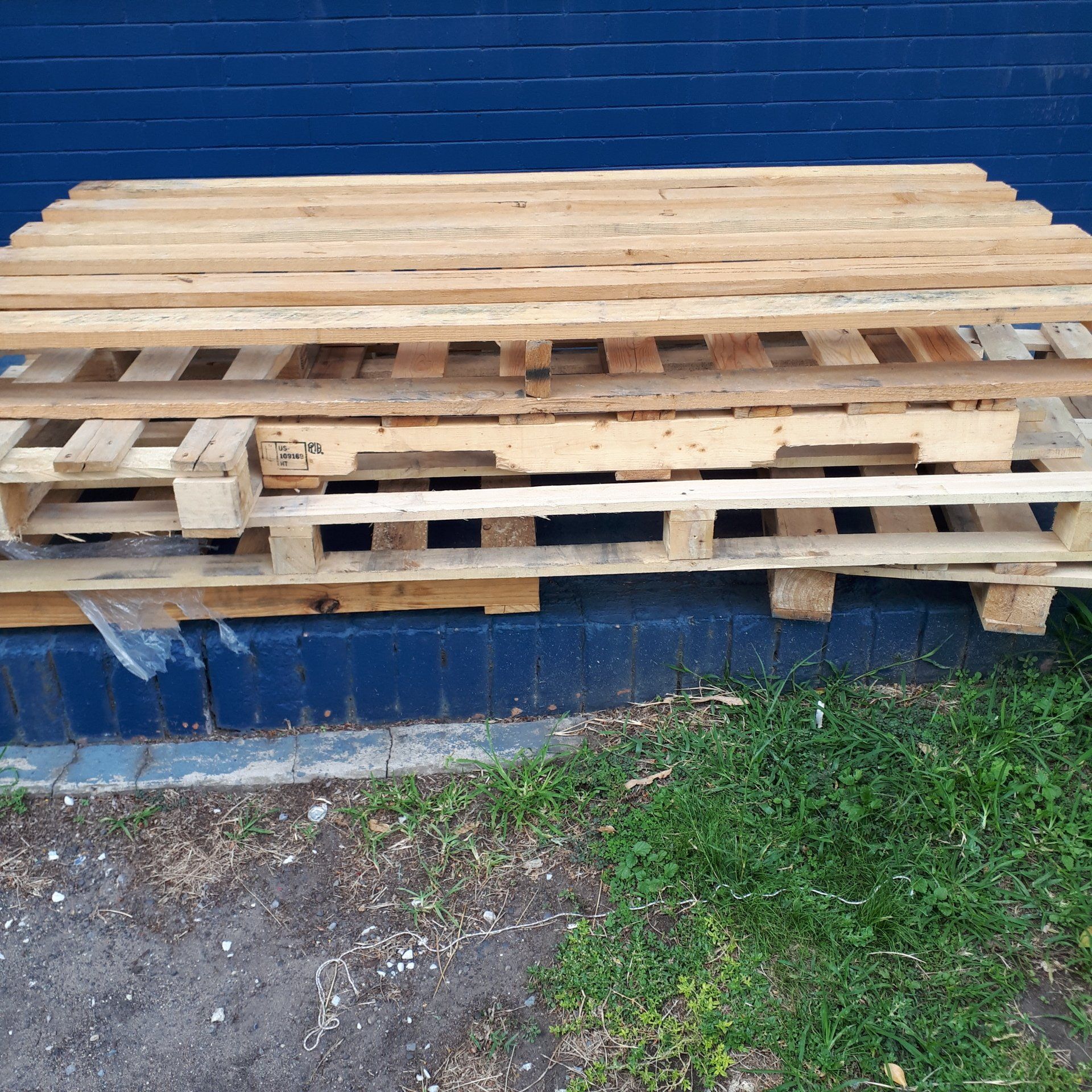 Brisbane Pallet Recyclers Buy and Sell Pallets