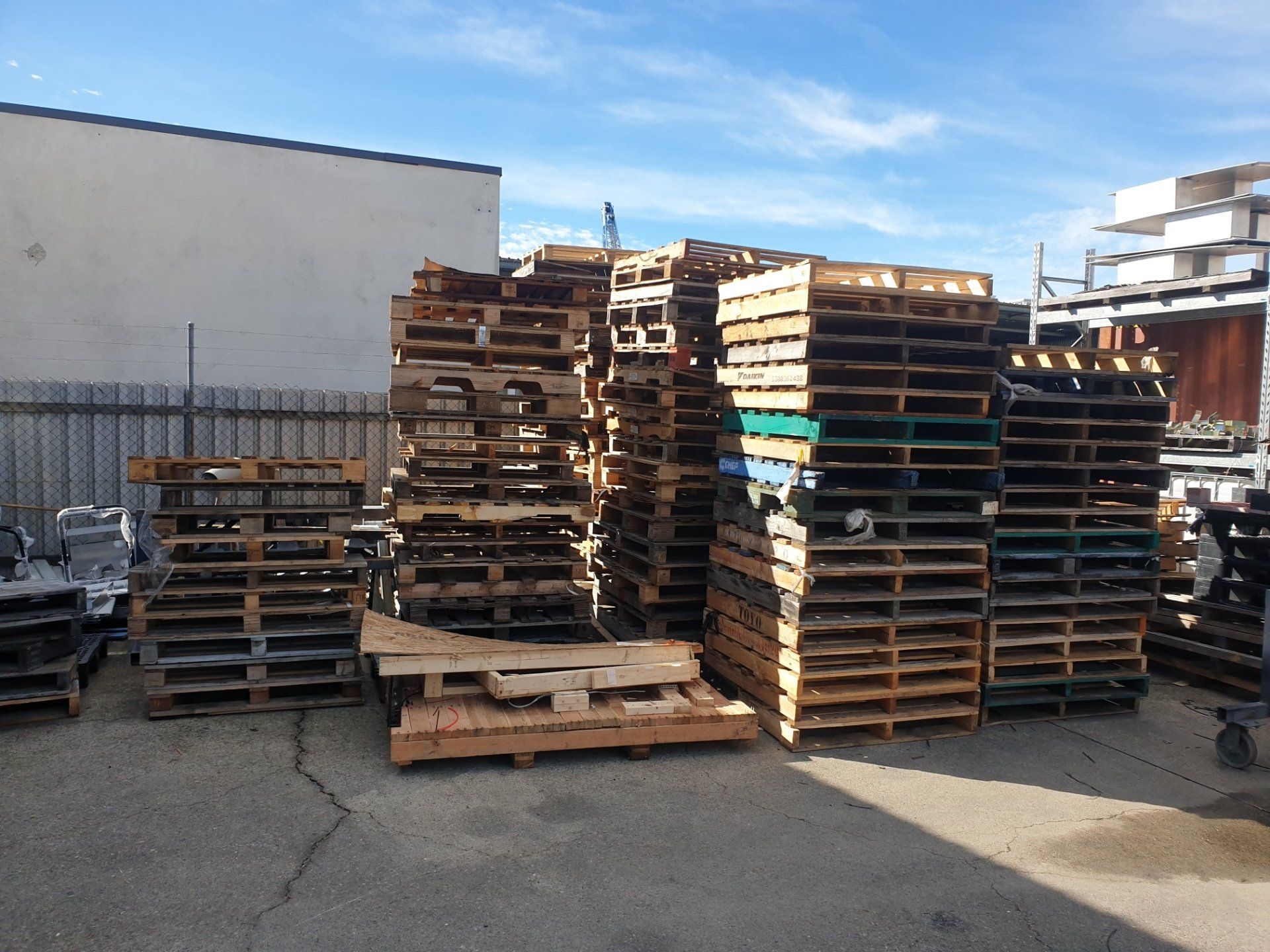 Brisbane Pallet Recyclers Buy and Sell Pallets