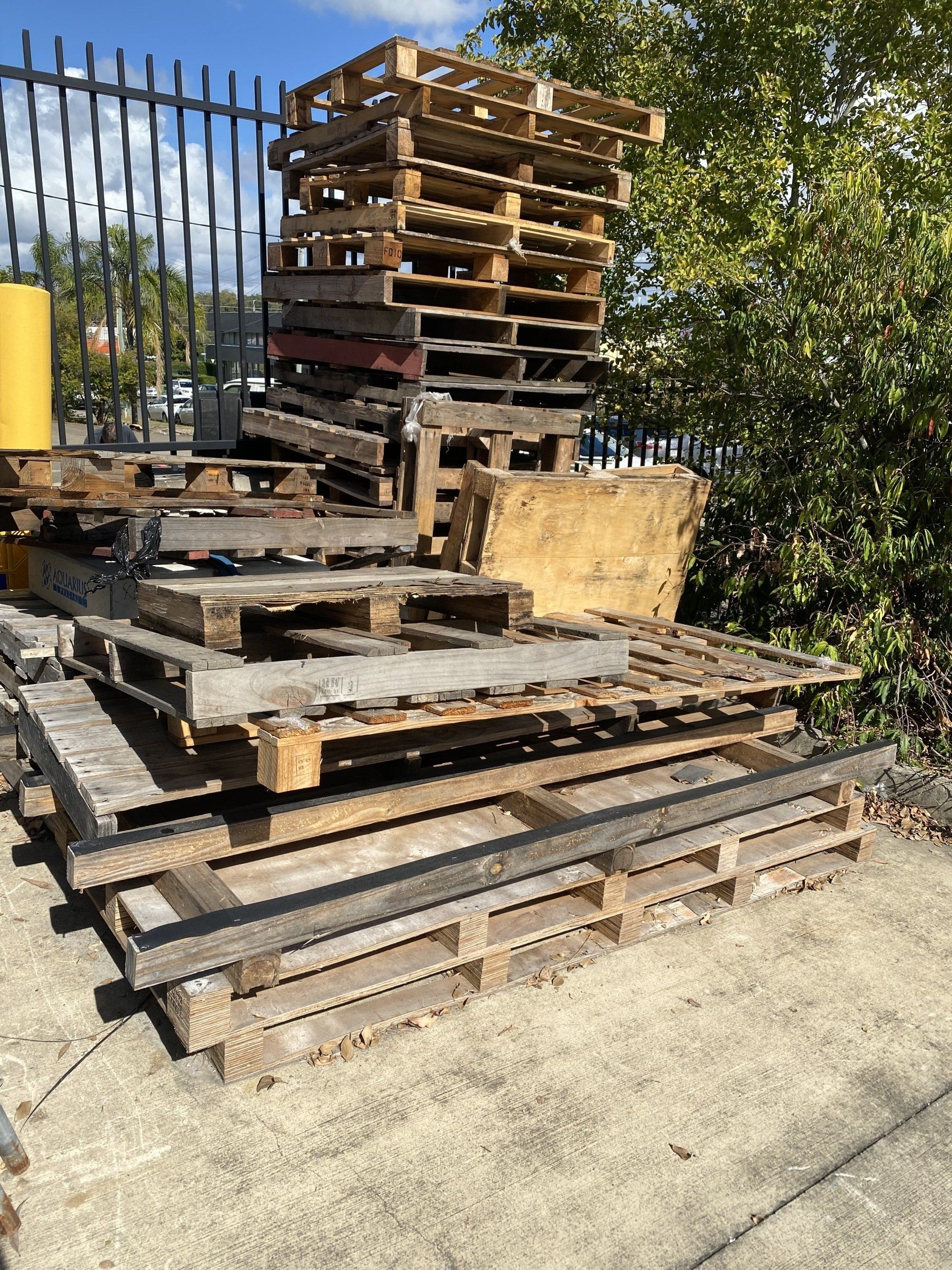 Brisbane Pallet Recyclers Buy and Sell Pallets