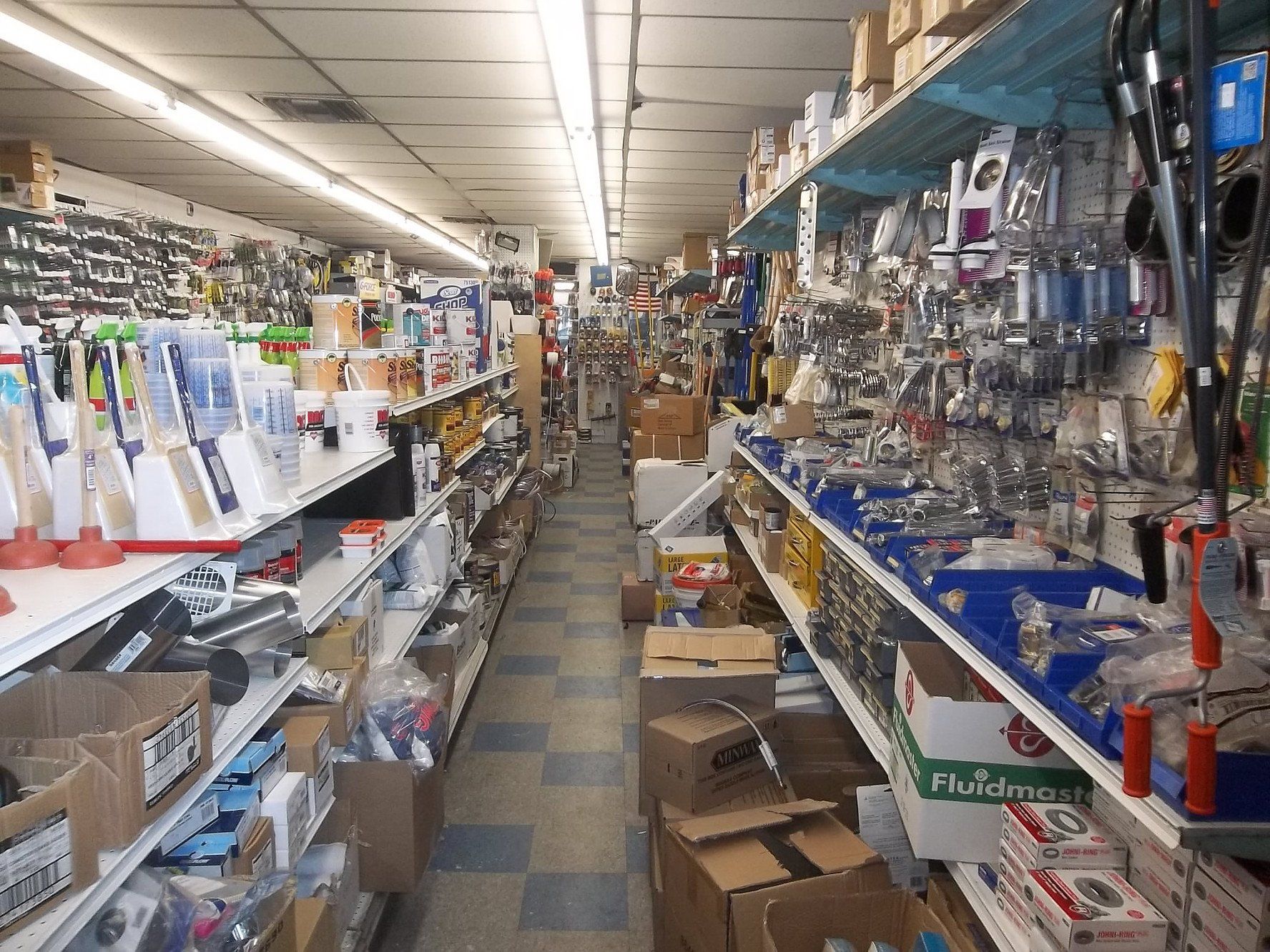 New York AuctionFully Stocked Hardware Store.Atlas Auctioneers