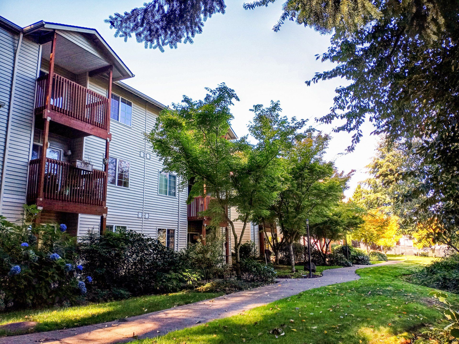 Crown Property Management, Inc. The Apartments at Cinnamon Lakes