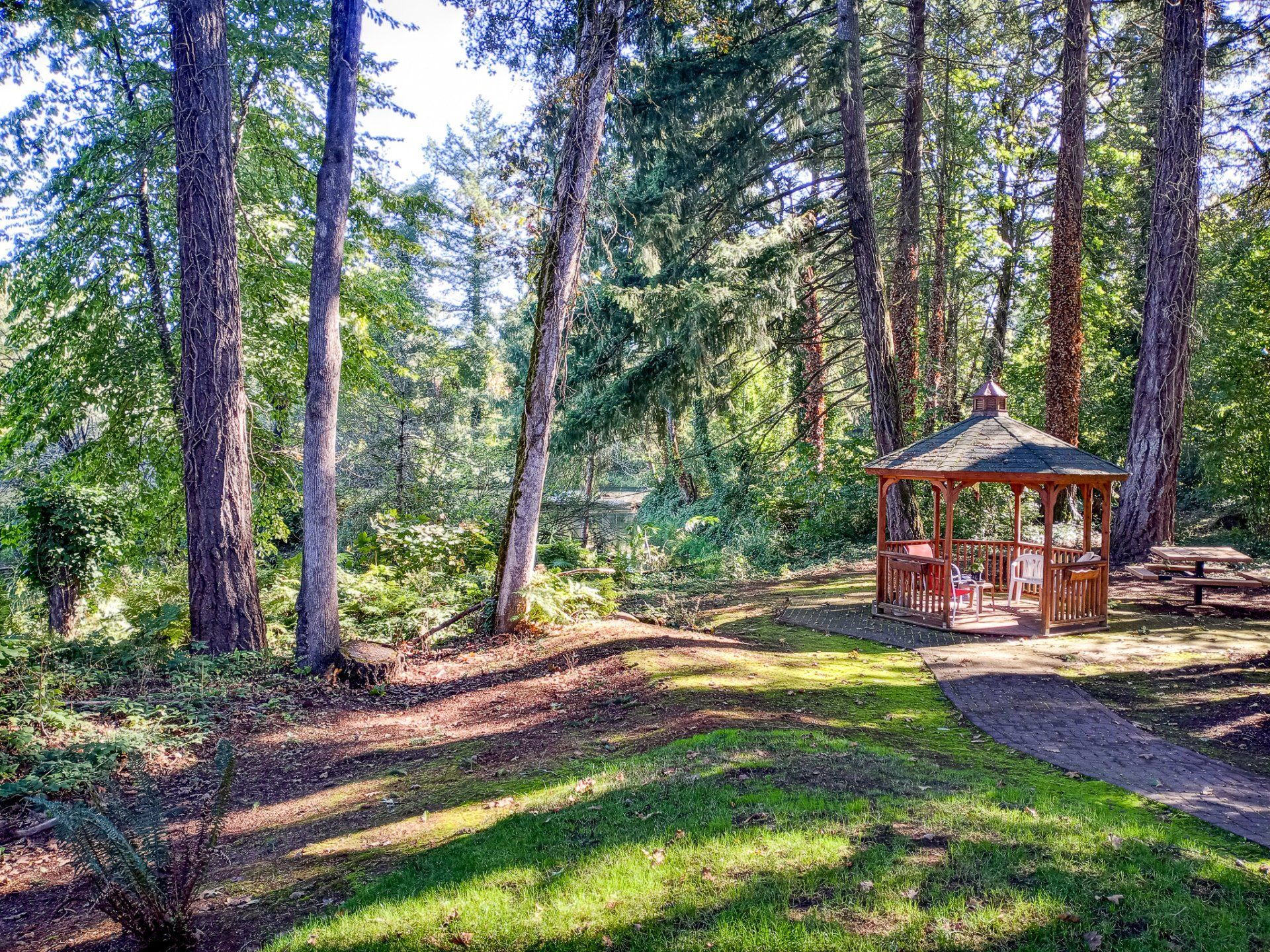 Crown Property Management, Inc. The Apartments at Cinnamon Lakes