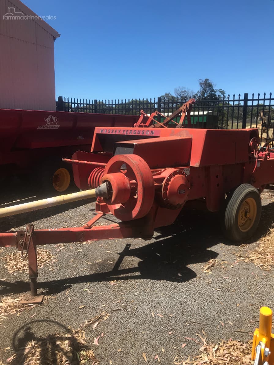 Massey Ferguson 124 Small Square Baler