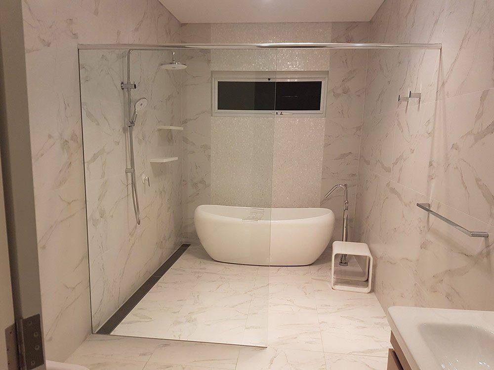 clean bathtub and shower