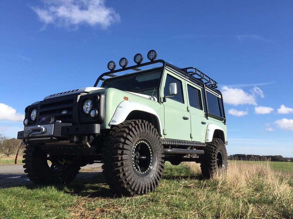 Land rover jeep