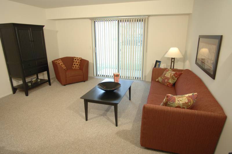 Regency Club Warren, Michigan Luxury Apartments and Villas/Apply Online