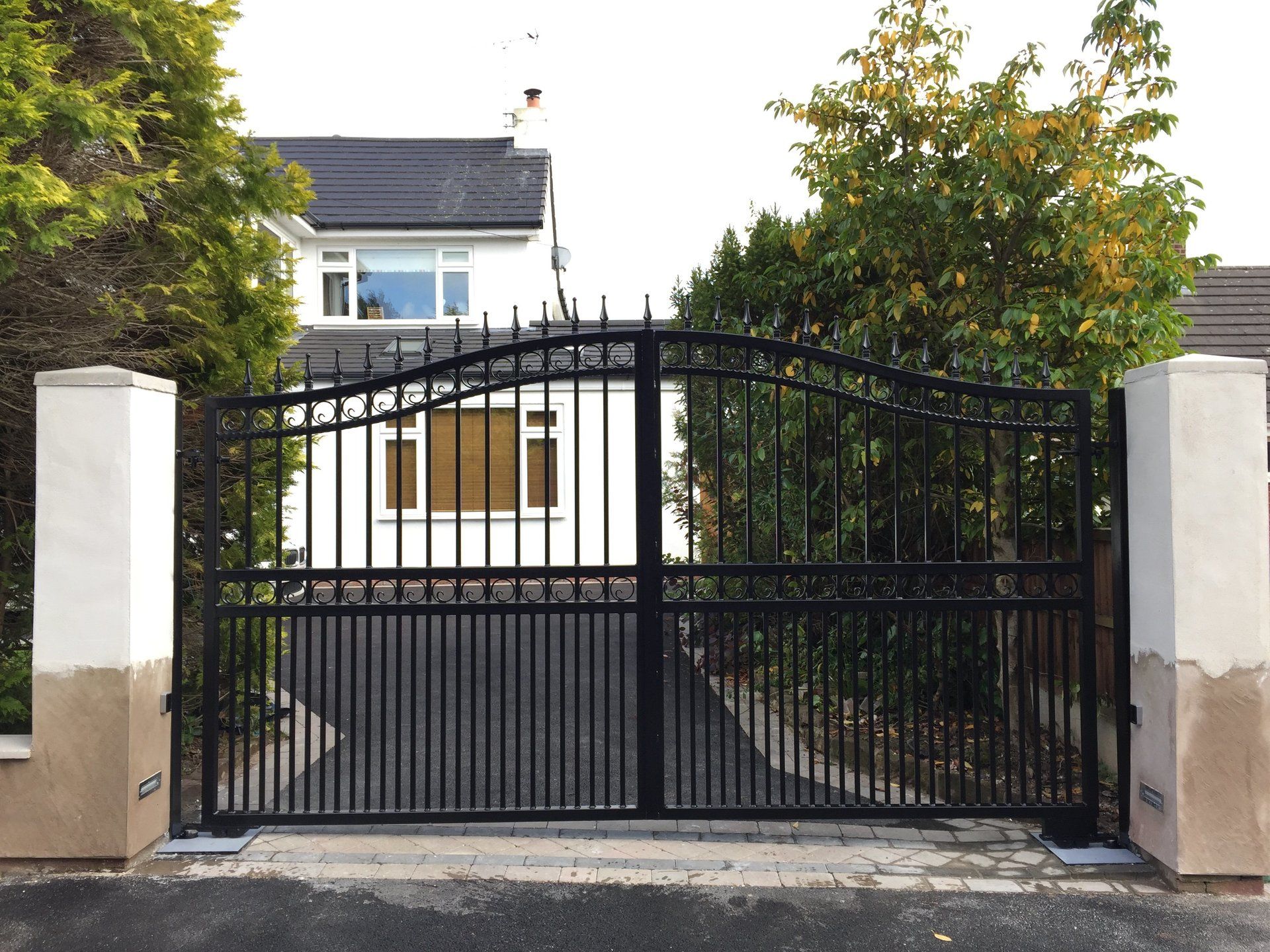 Quality driveway gates for properties in the Liverpool area