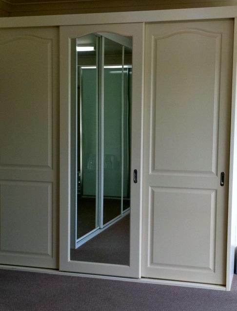 vinyl wrap sliding door with centre mirror