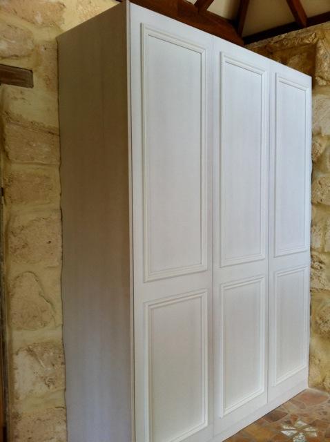hinged doors with moulding unpainted