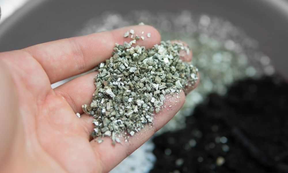 What To Do When You Suspect Vermiculite Is in Your Insulation