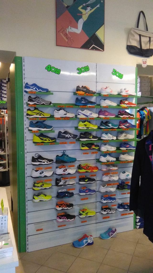 negozio scarpe tennis